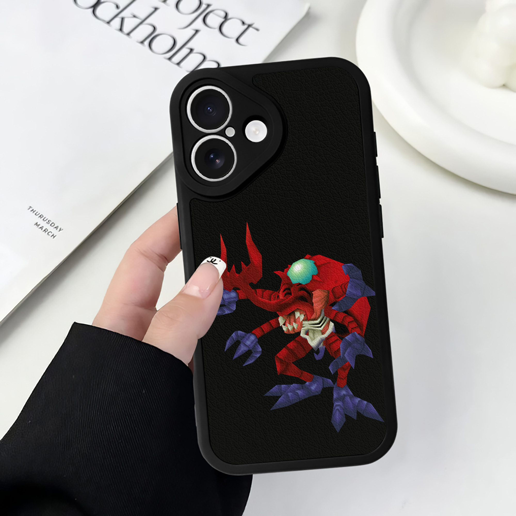 （画像用） Digimon デジタルモンスター/デジモン 【iPhone 16シリーズ対応】シリコンスマホケース（レザー調） 材質：シリコン